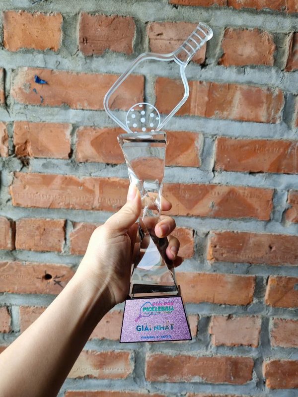 Cúp pickleball thân xoắn trắng